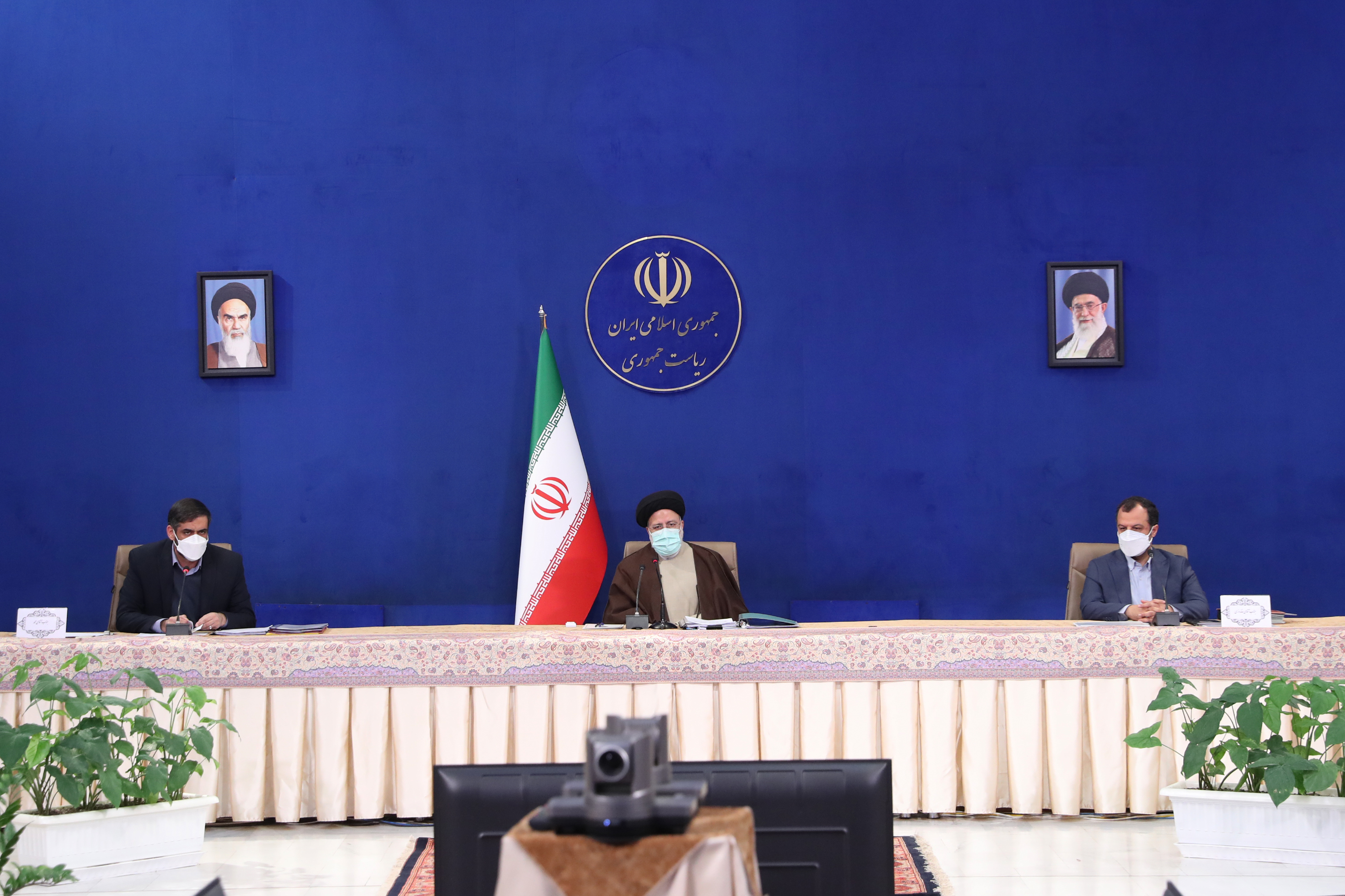 مناطق آزاد باید به اهداف اصلی تشکیل خود بازگردند/ این مناطق بجای واردات بی‌رویه به مرکز صادرات، رونق تولید و ارتباطات مالی تبدیل شوند
