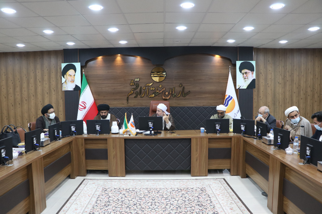 نظام جمهوری اسلامی اقوام را فرصت و زبان های آنها را سرمایه کشور می داند