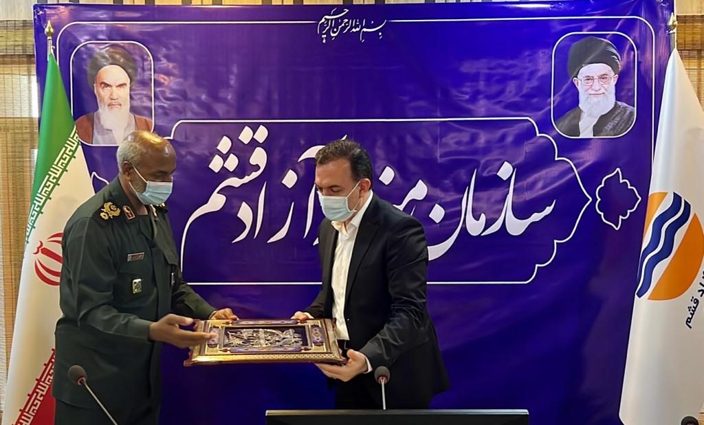 تقدیر فرمانده نیروی زمینی سپاه از سرپرست سازمان منطقه آزاد قشم
