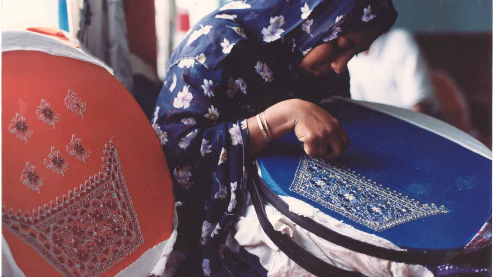 گلابتون دوزی صنعتی هنرمندانه از بانوان قشم