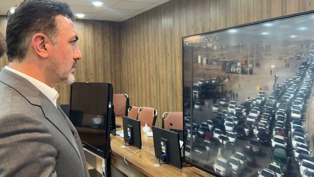 تشدید نظارت بر فعالیت صنوف قشم باهدف ارائه خدمات بهتر به گردشگران/ پایش ترافیکی مبادی ورودی جزیره قشم 