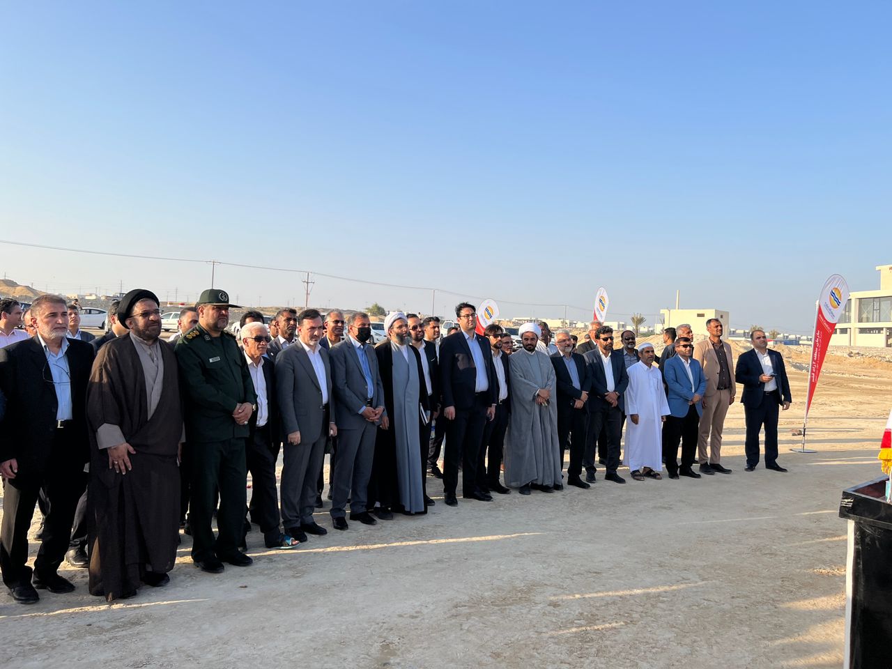 کلنگ جاده ساحل جنوبی قشم به زمین خورد
