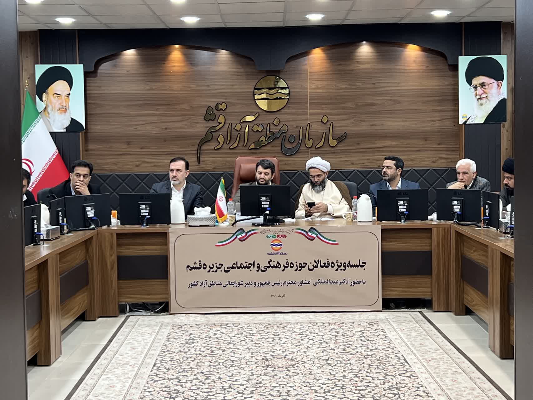 مناطق آزاد نمادی از تجلی عینی اقتصاد مقاومتی 
