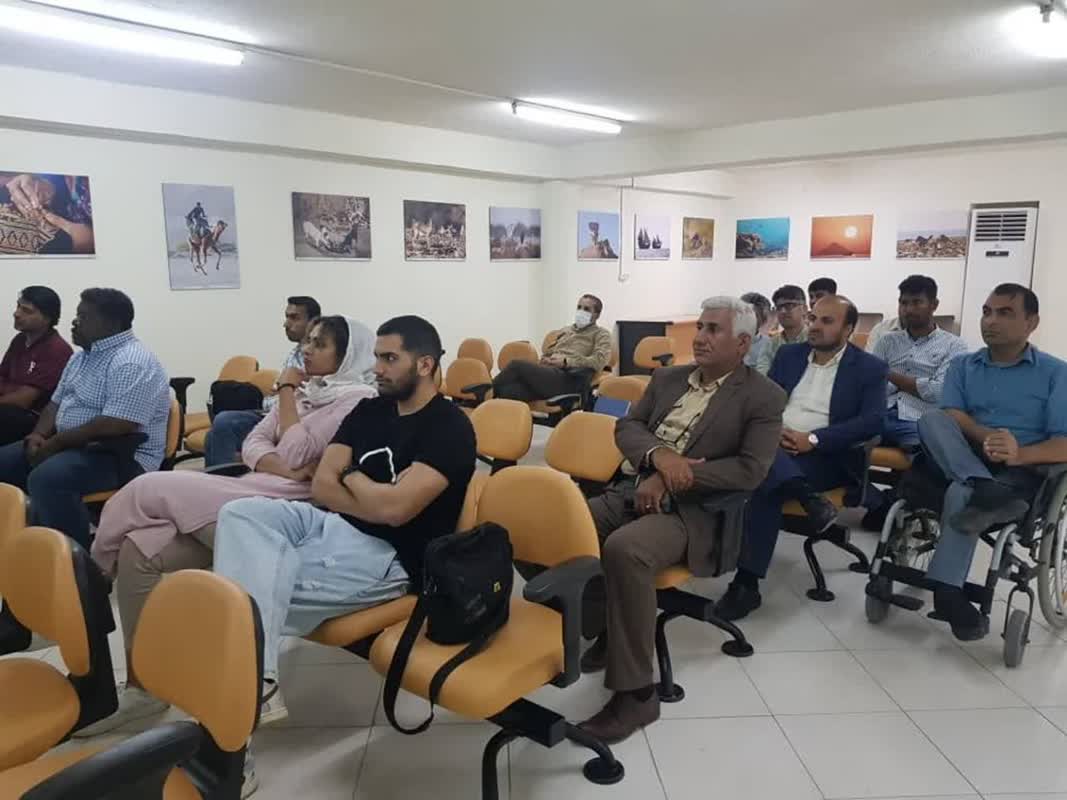 کارگاه آموزشی پرنده‌شناسی و پرنده‌نگری در قشم برگزار شد

