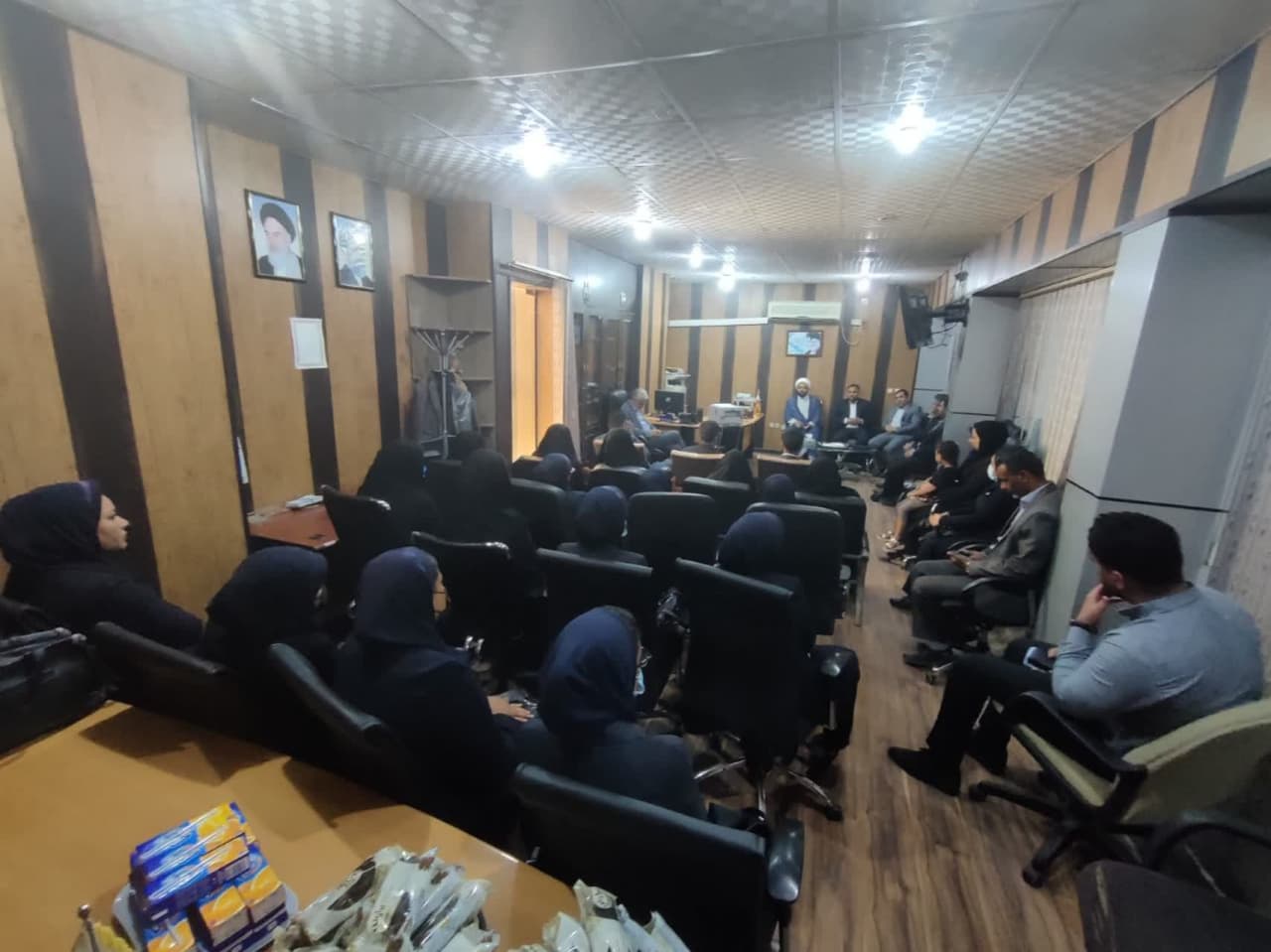 جلسه هم اندیشی حجاب و عفاف در مبادی ورودی جزیره قشم برگزار شد 