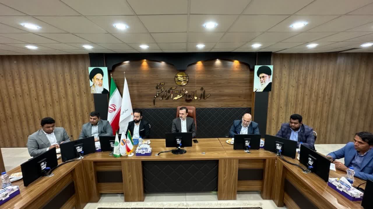 آخرین هماهنگی‌های نوروزی با دهیاران جزیره/ انتخاب 3 روستای برتر گردشگری
