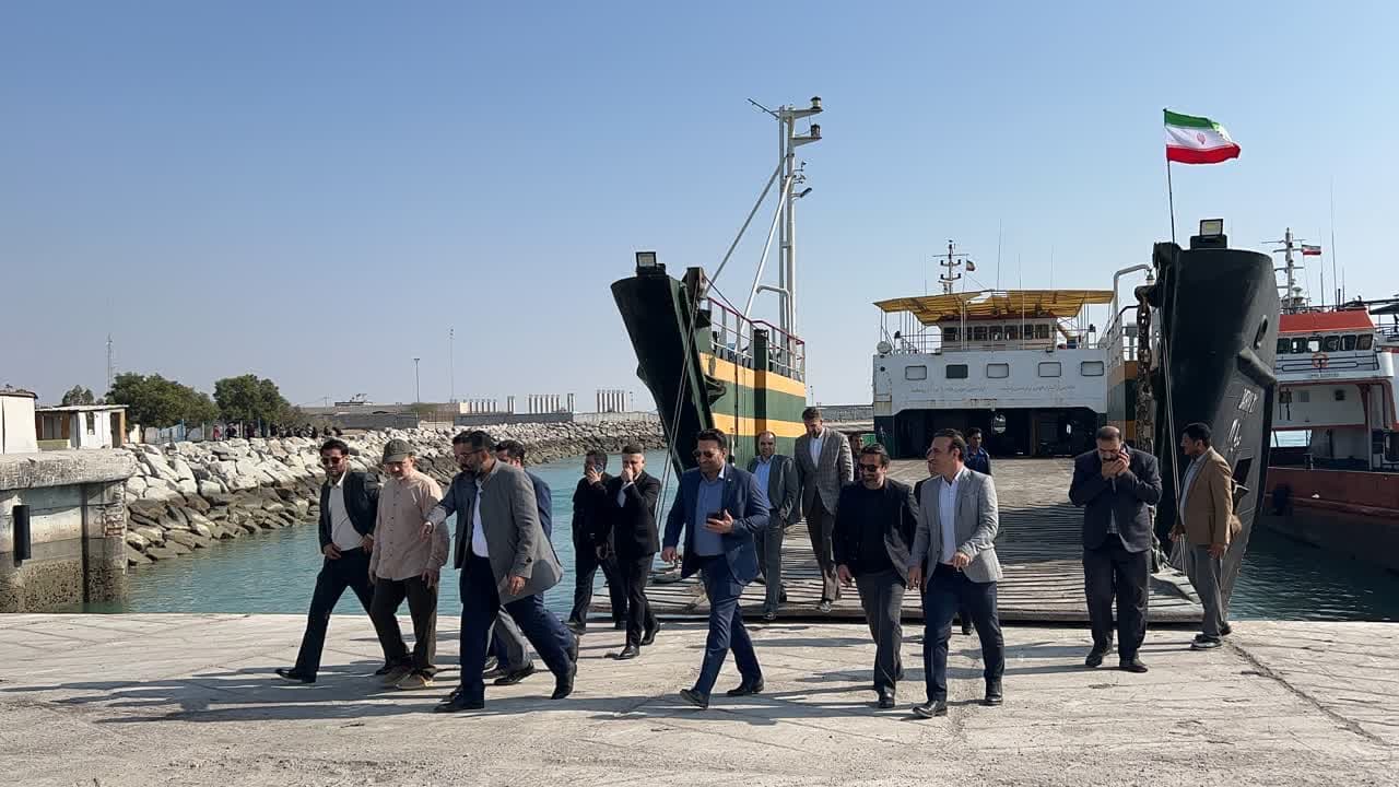 آمادگی قشم برای بهبود فرآیند خدمت‌رسانی به گردشگران نوروزی

