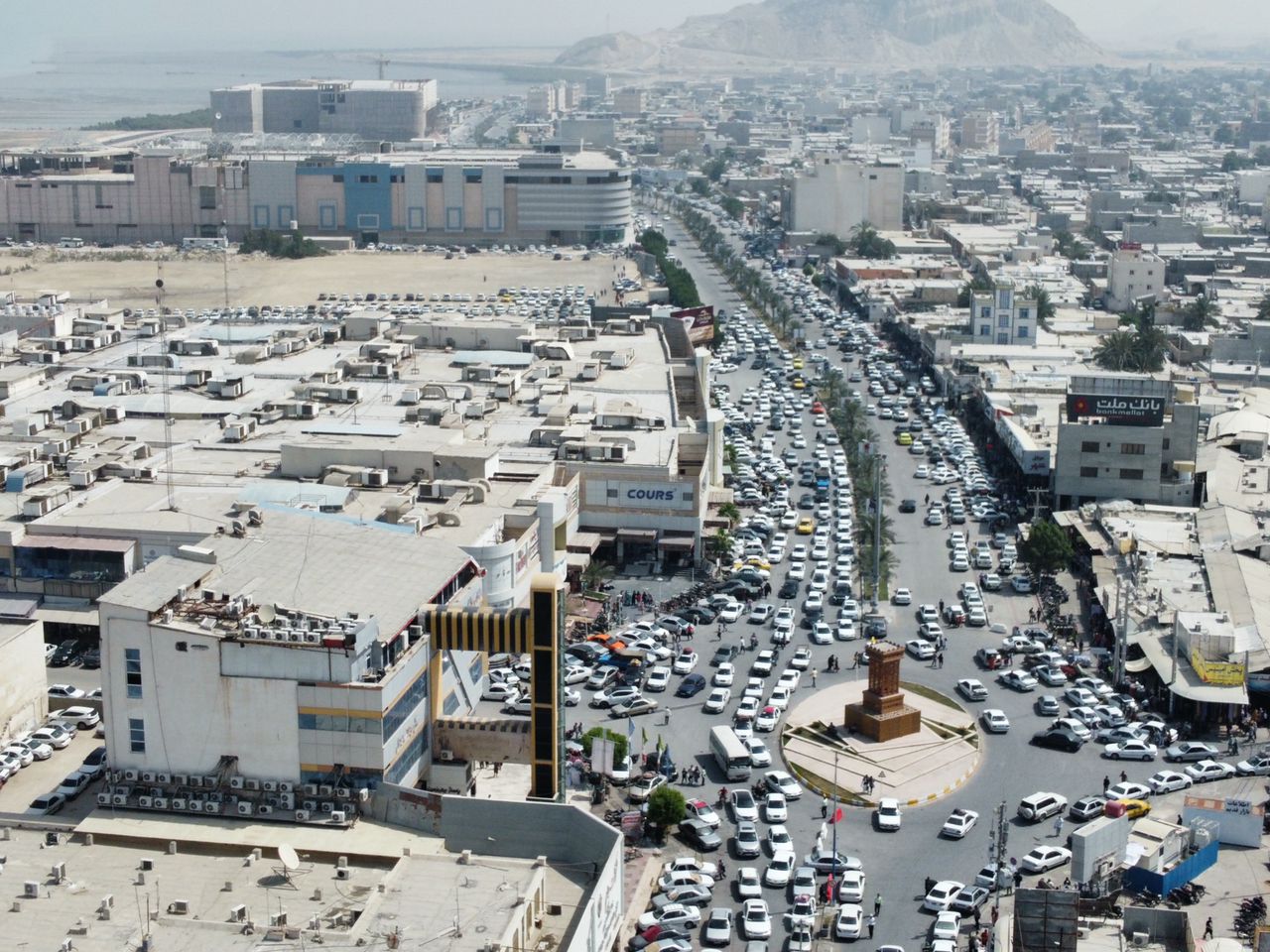 ترافيك درگهان روان و شهر منظم است/ ميوه فروشان دستفروش جمع آوري شدند
