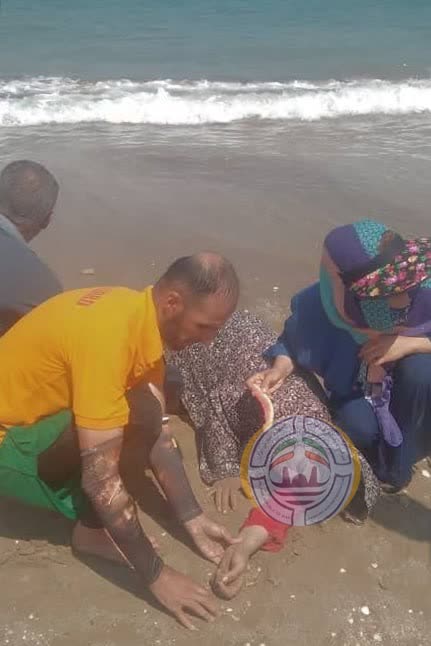 ناجيان غريق قشم جان 9 نفر را نجات دادند/گول ظاهر آرام دريا را نخوريد
