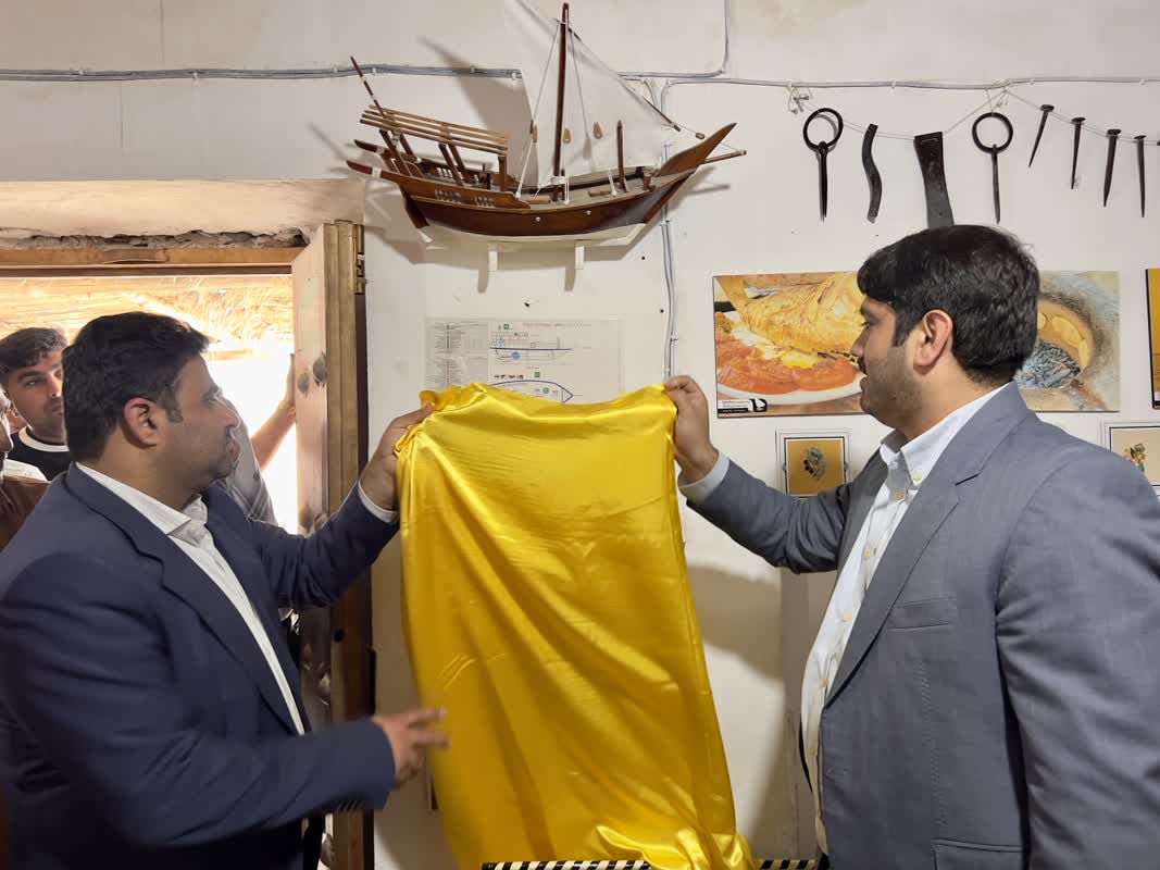  رونمایی از ماکت لنج های چوبی بادبانی و طرح ساخت شناور ترتری در قشم