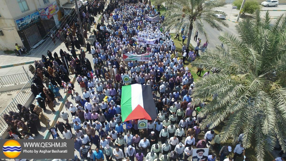 دشمنان اسلام مانند همیشه متحیر از همصدایی مردم در روز جهانی قدس / پرچم آمریکا و رژیم صهیونیستی و آدمک های اوباما و نتانیاهو در قشم به آتش کشیده شد