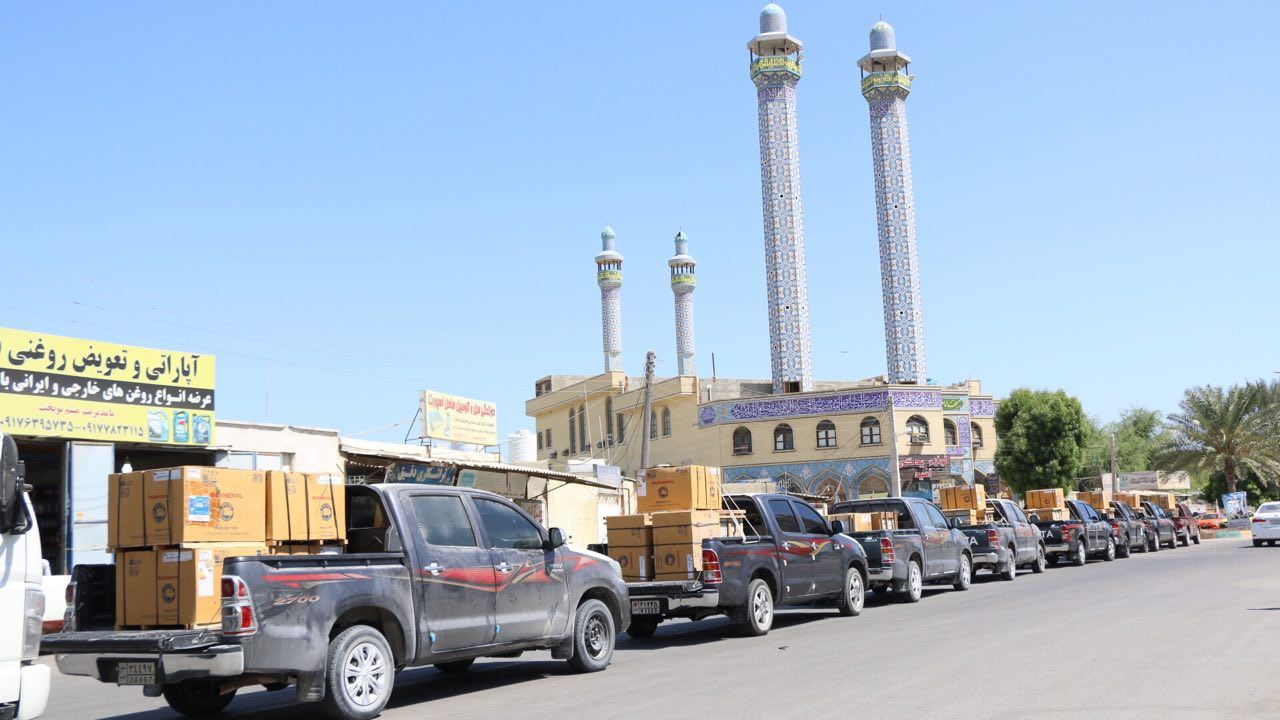 کاروان مهر،منطقه آزاد قشم راهی مدارس روستایی شد/نیازهای تجهیزاتی تمام مدارس همه روستاهای قشم احصا،خرید و تحویل شد