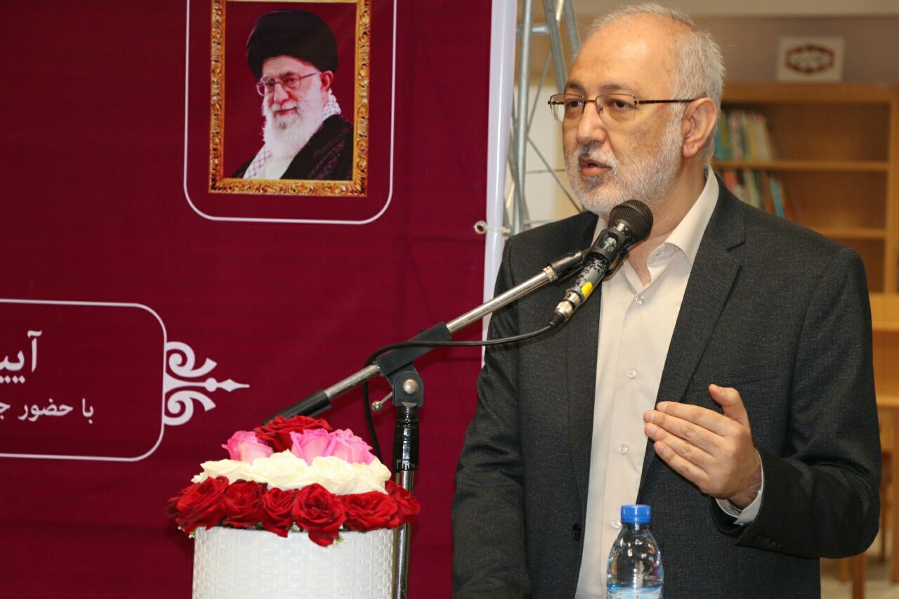 دبیر کل کتابخانه های عمومی کشور عنوان کرد؛ مطالعه جدی ترین نیاز بشری است