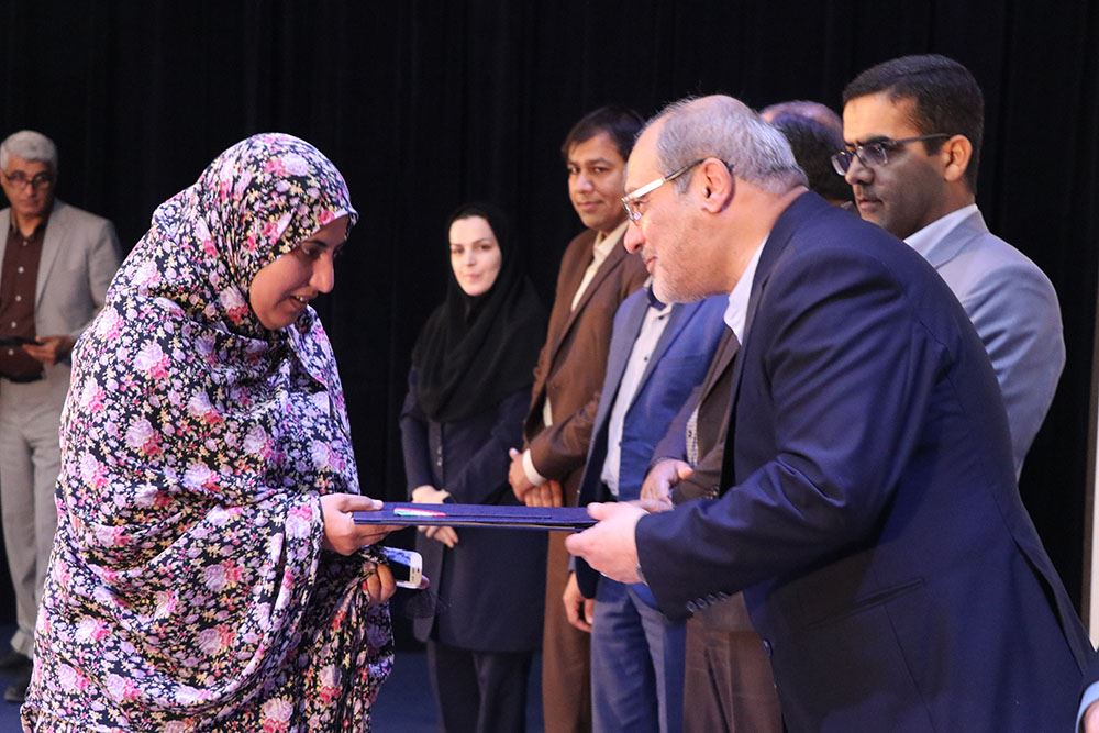 هنر ایرانی در تار و پود فرش جزیره قشم