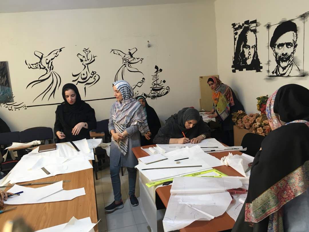 کارگاه آموزشی مُد و لباس با محوریت عفاف و حجاب در قشم برگزار شد