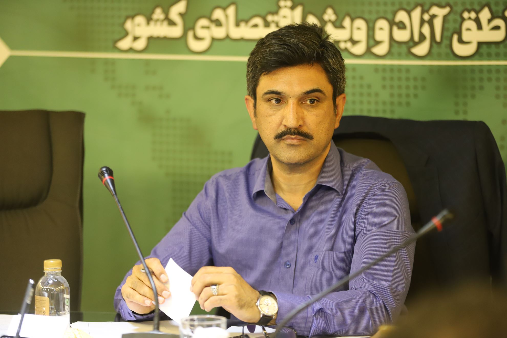 فعالان مناطق آزاد بدهکار نیستند که فرار کنند