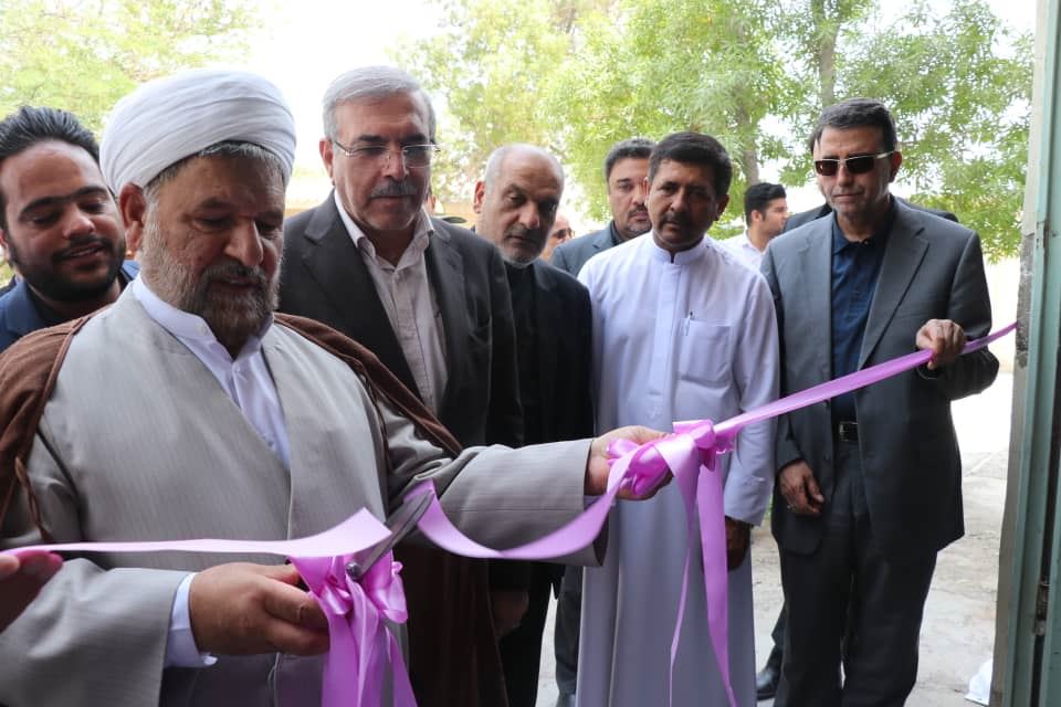 با حضور دبیر شورای عالی مناطق آزاد کارخانه فرآوری و تولید ماهی خشک قشم افتتاح شد