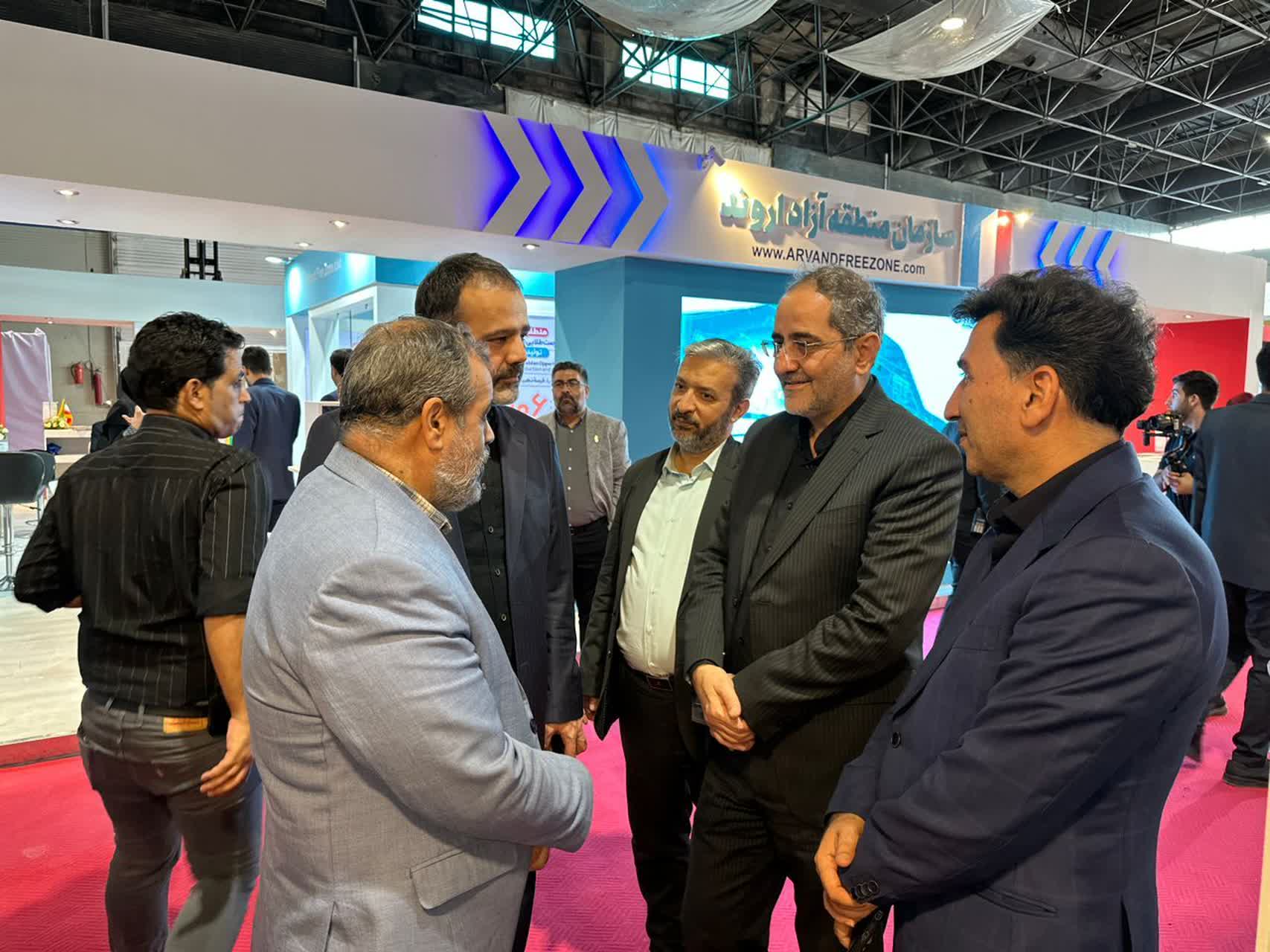 استقبال کم نظیر فعالان اقتصادی از نمایشگاه معرفی فرصت های سرمایه گذاری مناطق آزاد در مشهد